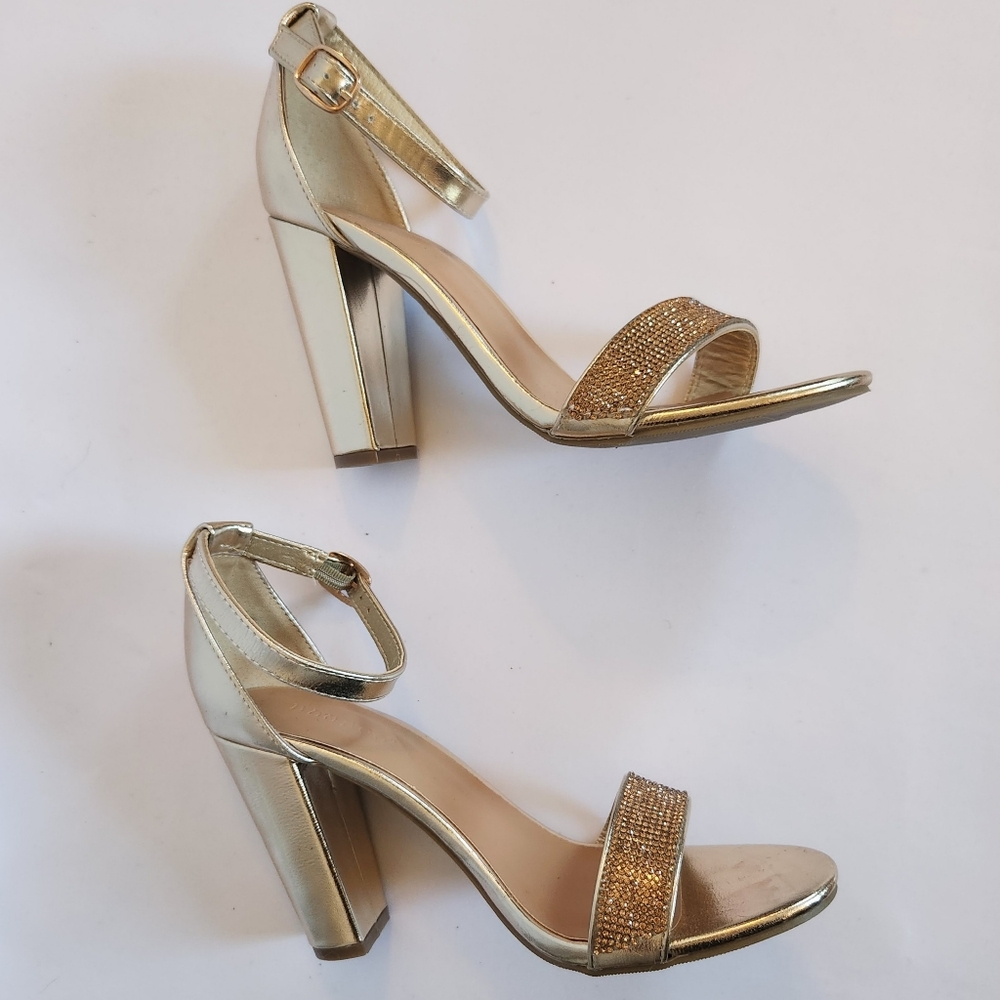 Bamboo Frenzy Gold Strappy Block 4in Heel womens size 8 - Picture 6 of 15